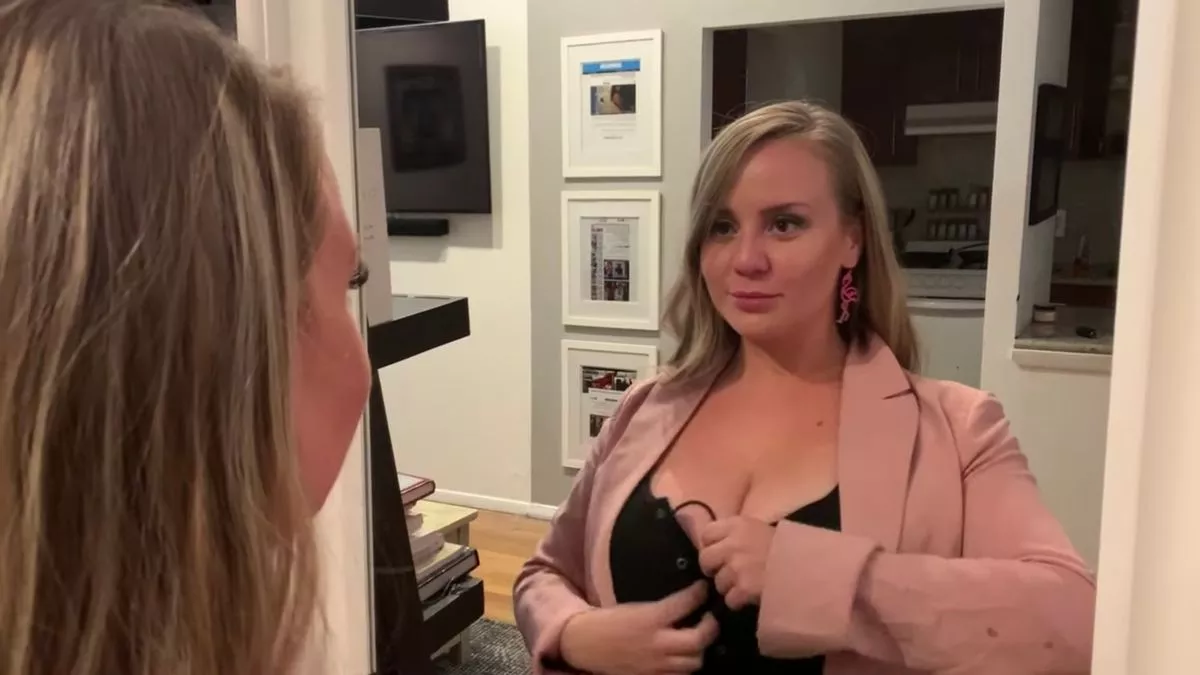 audrey maes add mature boobs cam photo