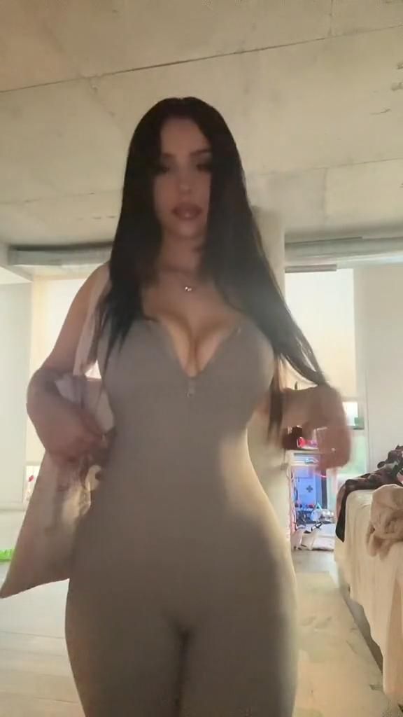 alex jee recommends thick latina thot pic