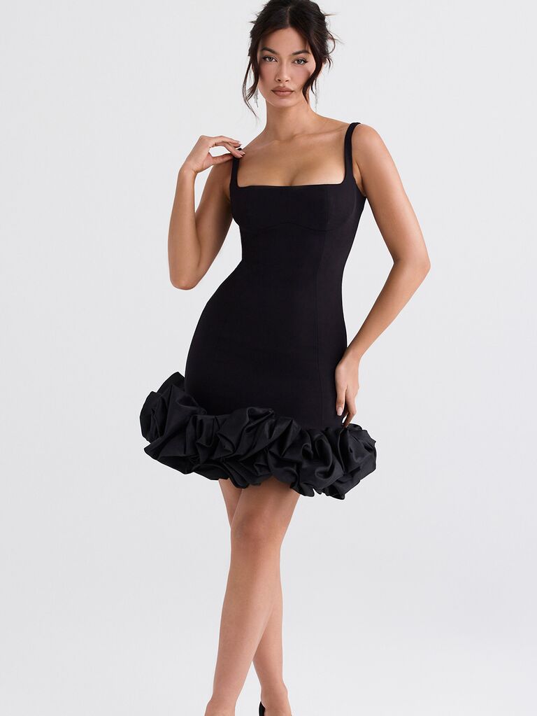 colten lewis recommends Little Black Dress For Bachelorette Party