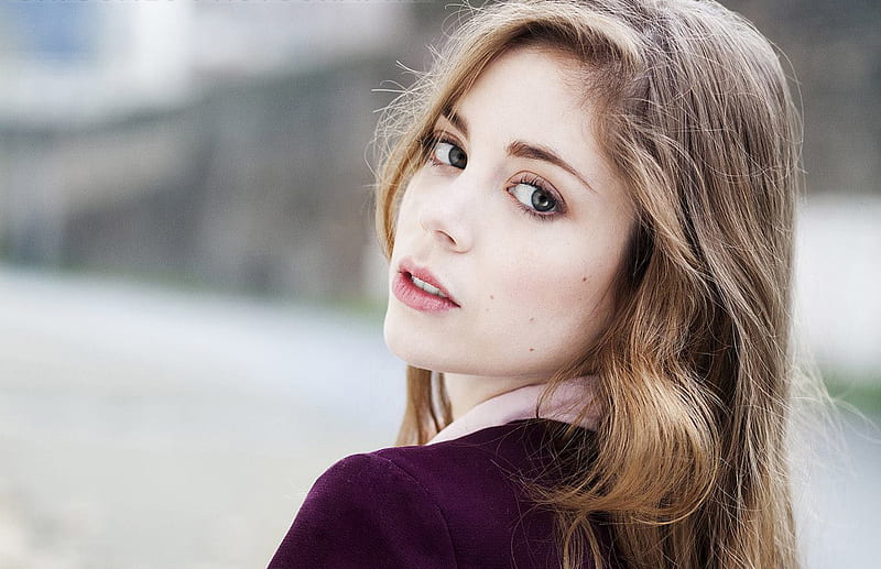 Charlotte Hope Sexy woman hard