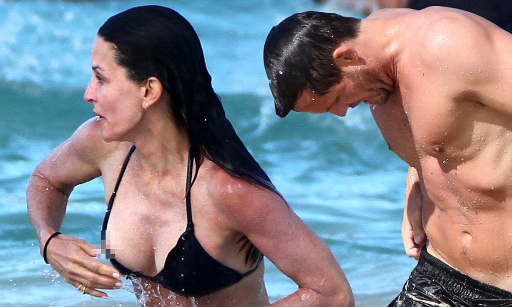 agunk wicaksono recommends Courteney Cox Nips