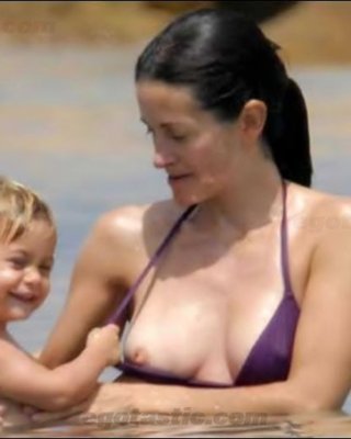 anna loon recommends Courtney Cox Nipple