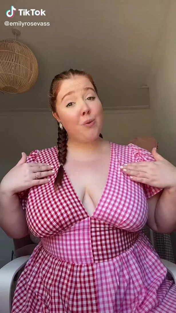 carrie barbour share curvy and big tits photos