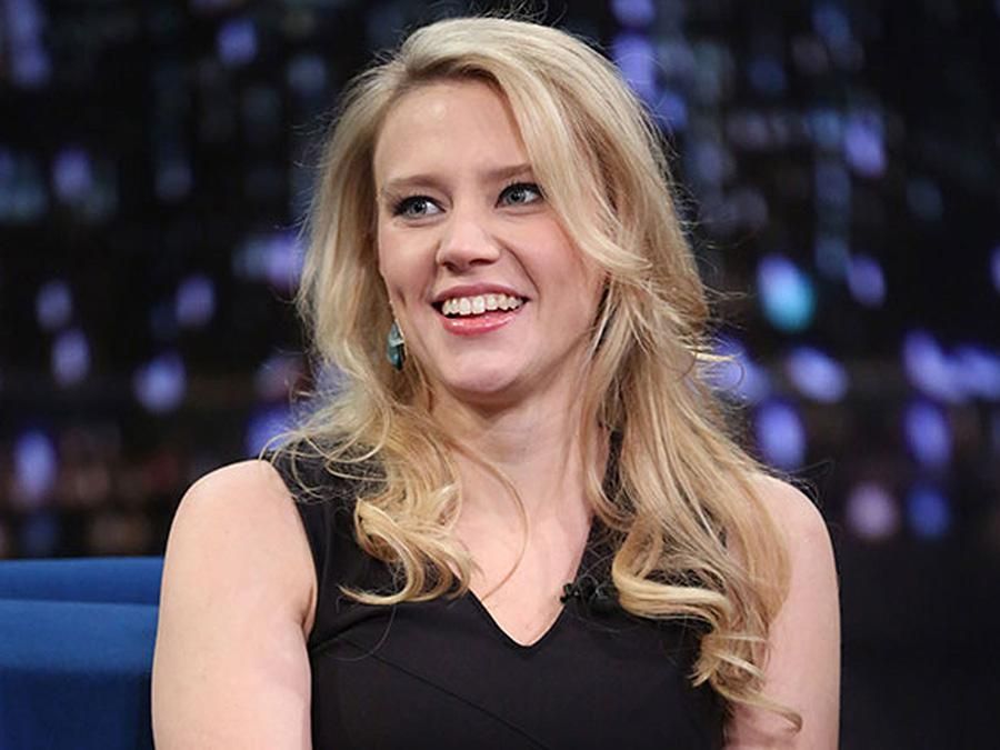 amanda addington share kate mckinnon sexy photos