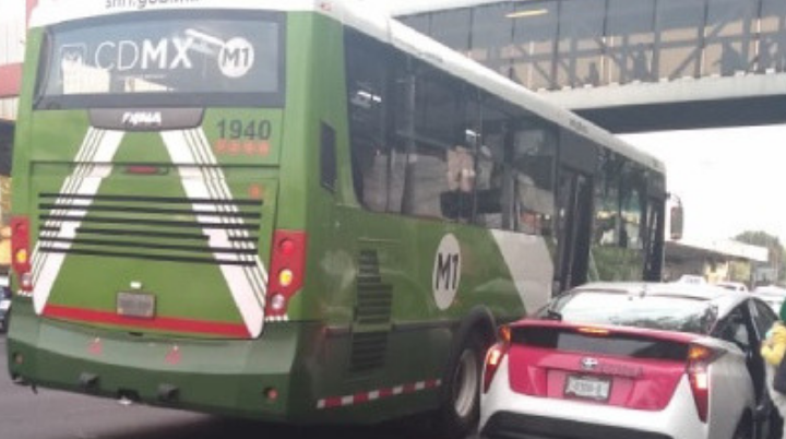 manoseadas en el bus