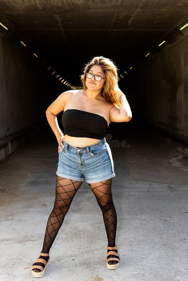 brittany lovelady recommends latina open legs pic