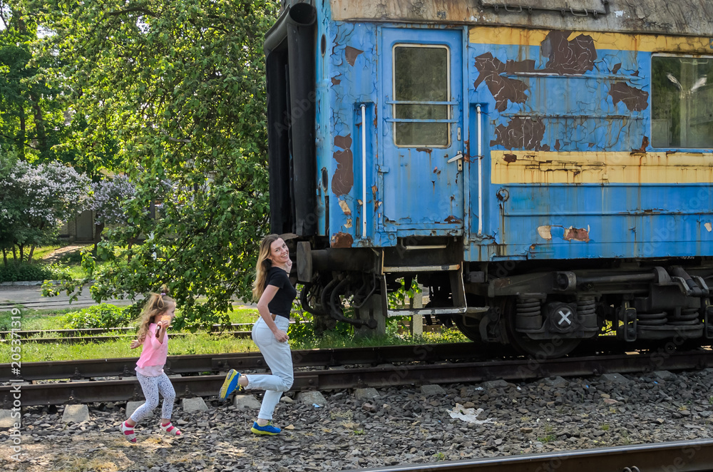 casey hon recommends running a train on mom pic