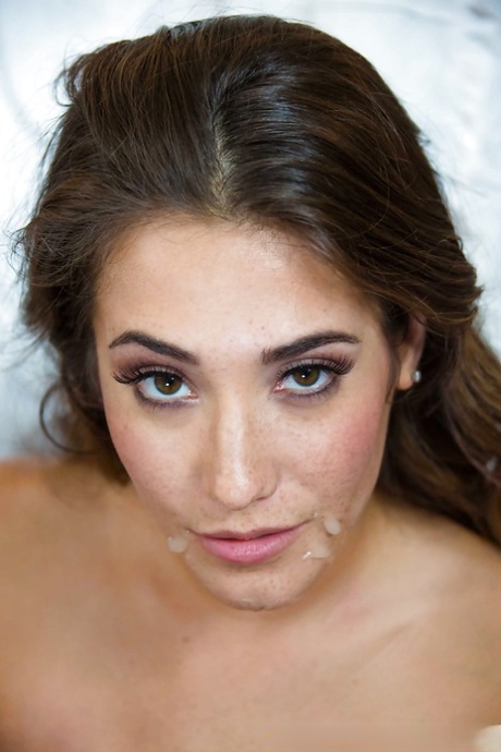 eva lovia facial