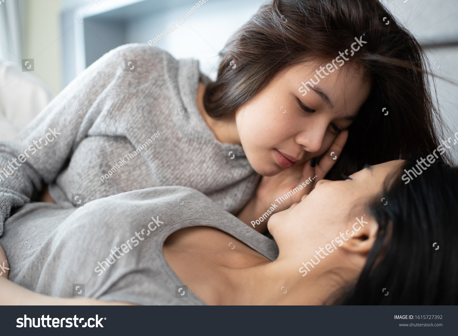 bobbie sturm recommends lesbian asian hot kiss pic