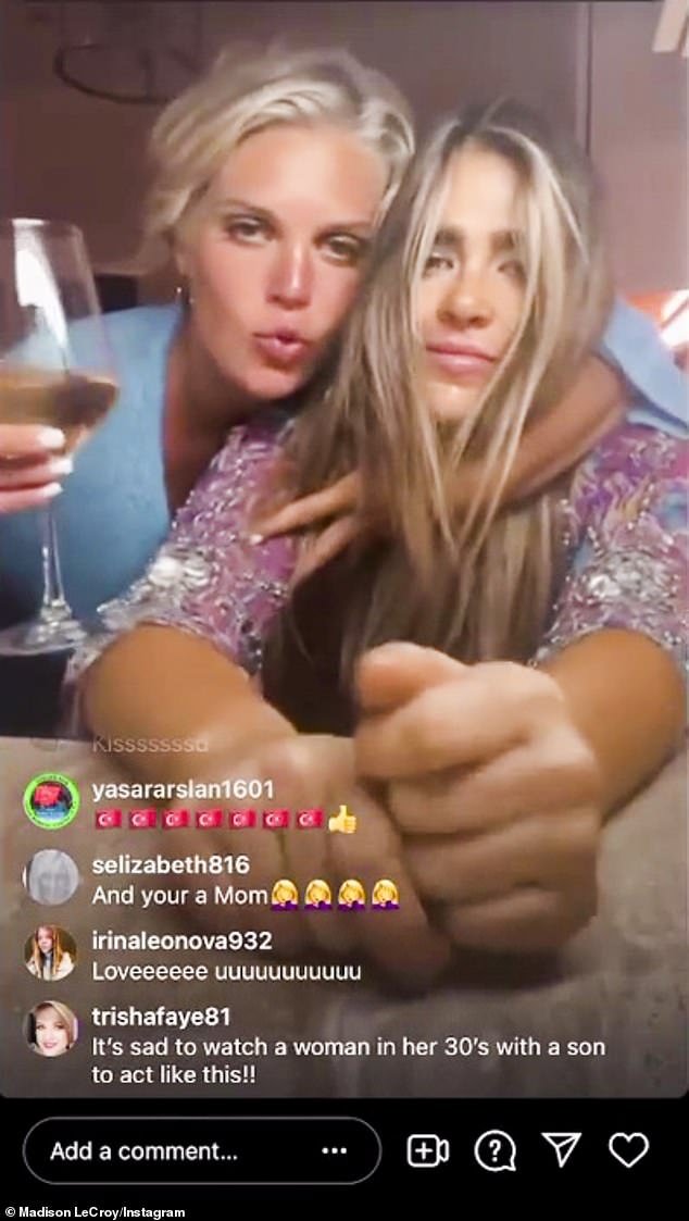 alex mackinnon add photo instagram live flashing