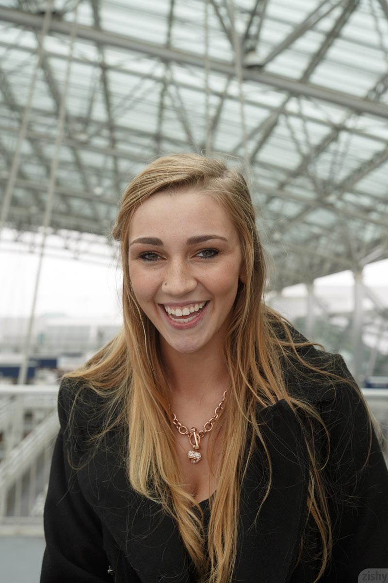 bob elgie recommends Kendra Sunderland Flash