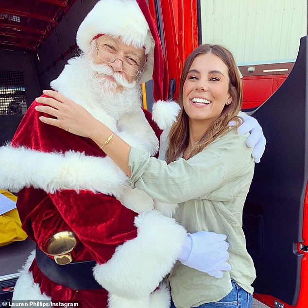 carl beury recommends lauren phillips christmas pic