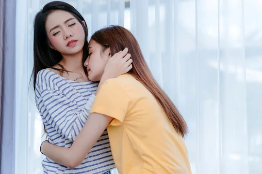 dalton teel recommends lesbian asian hot kiss pic