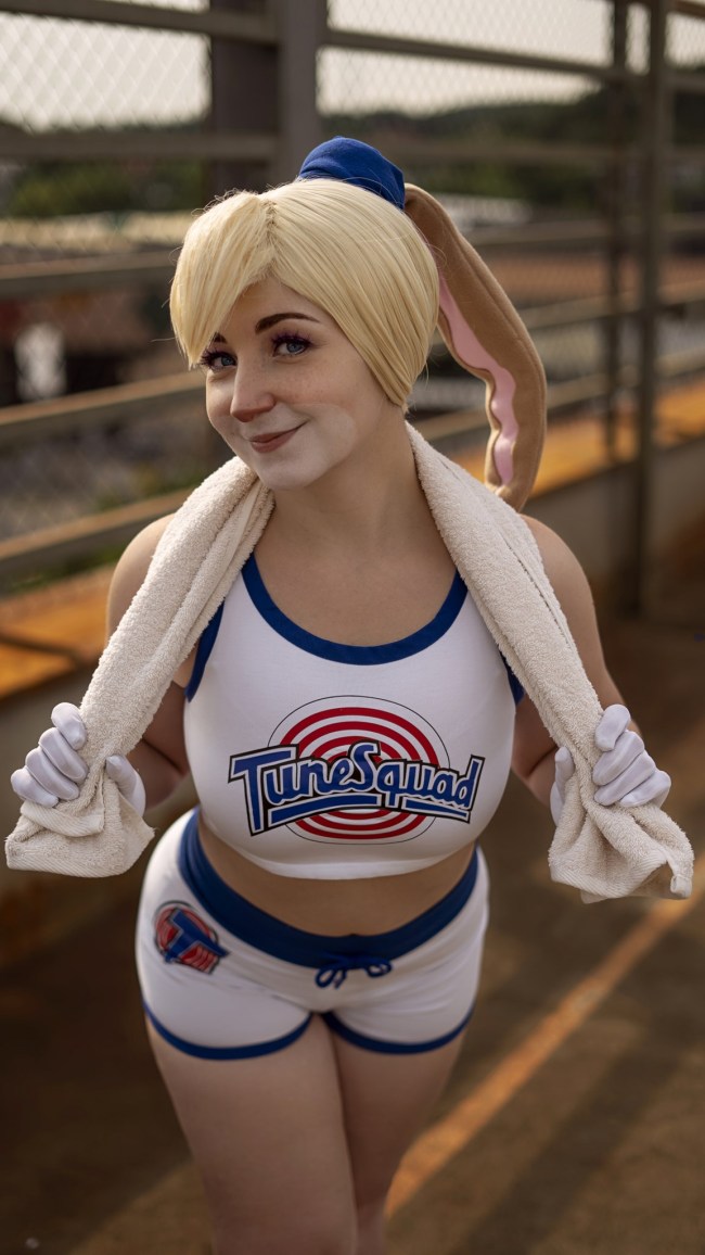 andrew barkow recommends lola bunny cosplay pic