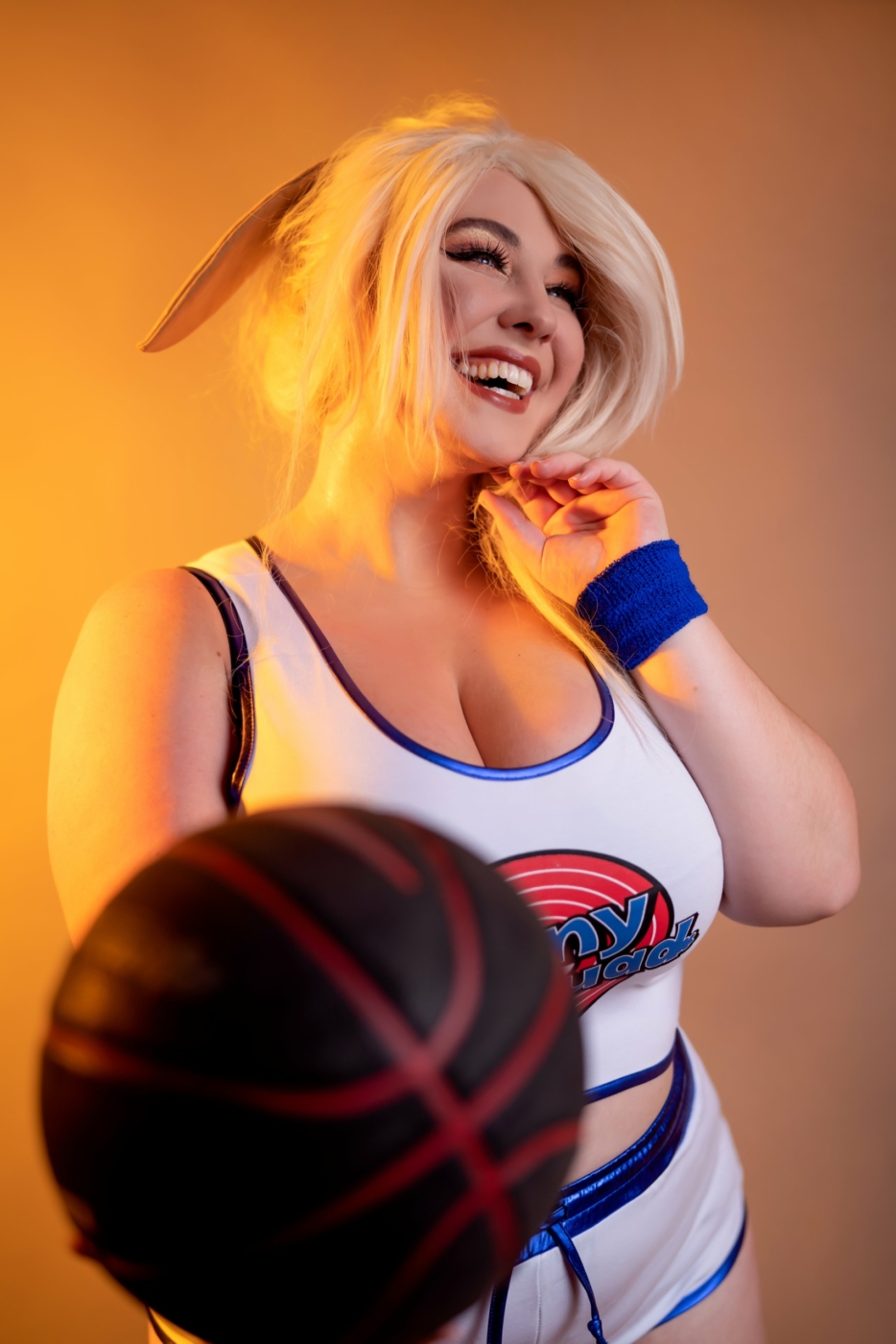 chona andal recommends Lola Bunny Cosplay