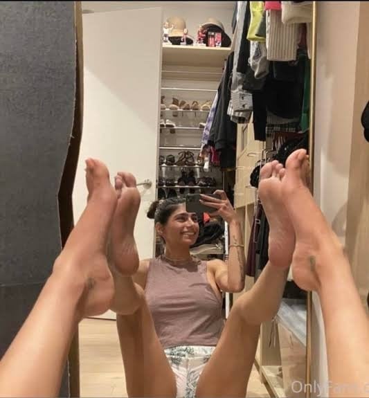 christopher yorke recommends Mia Khalifa Nude Feet