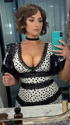 milana vayntrub sexy photos