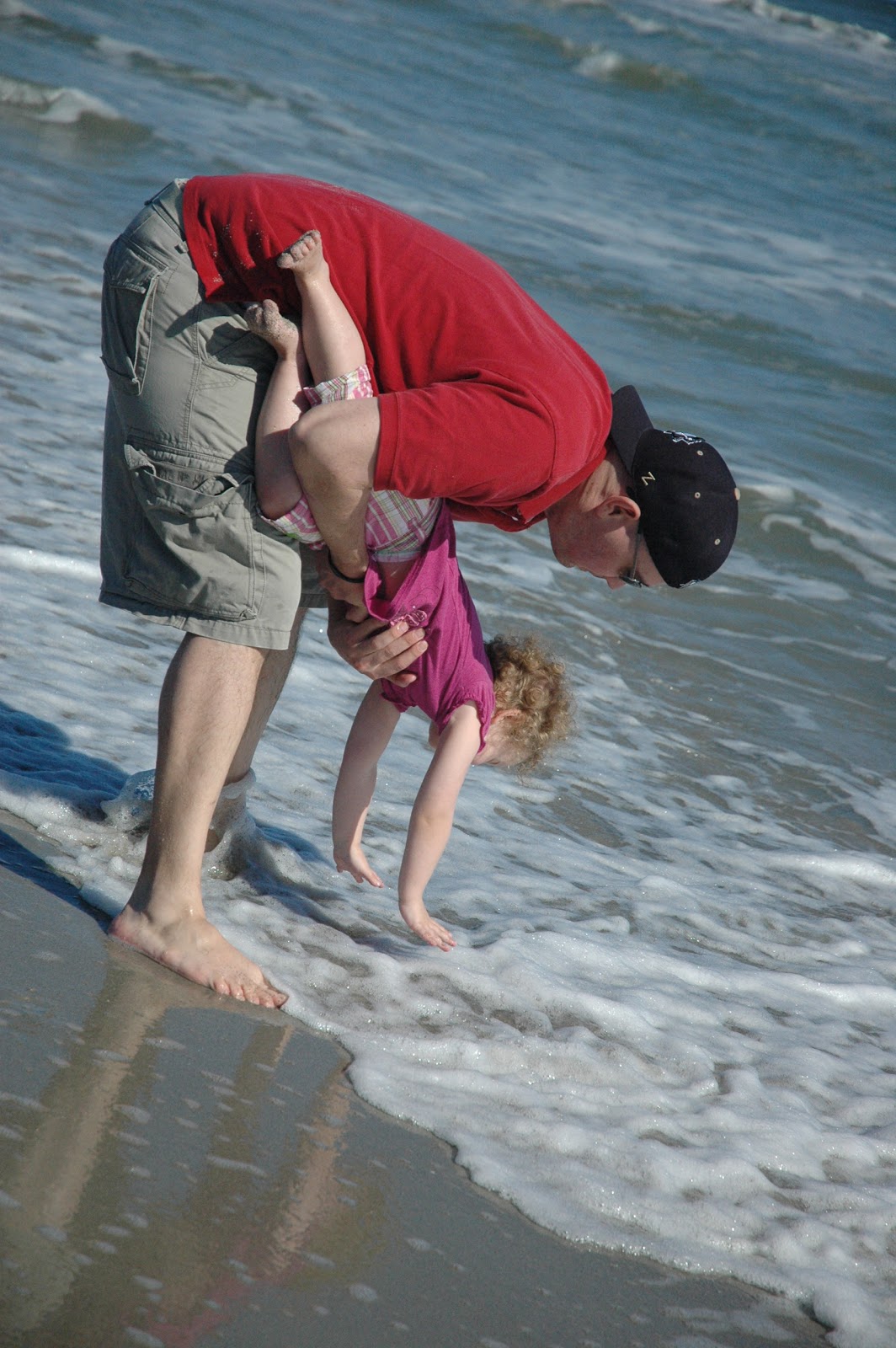 claudia puentes recommends naked family in the beach pic