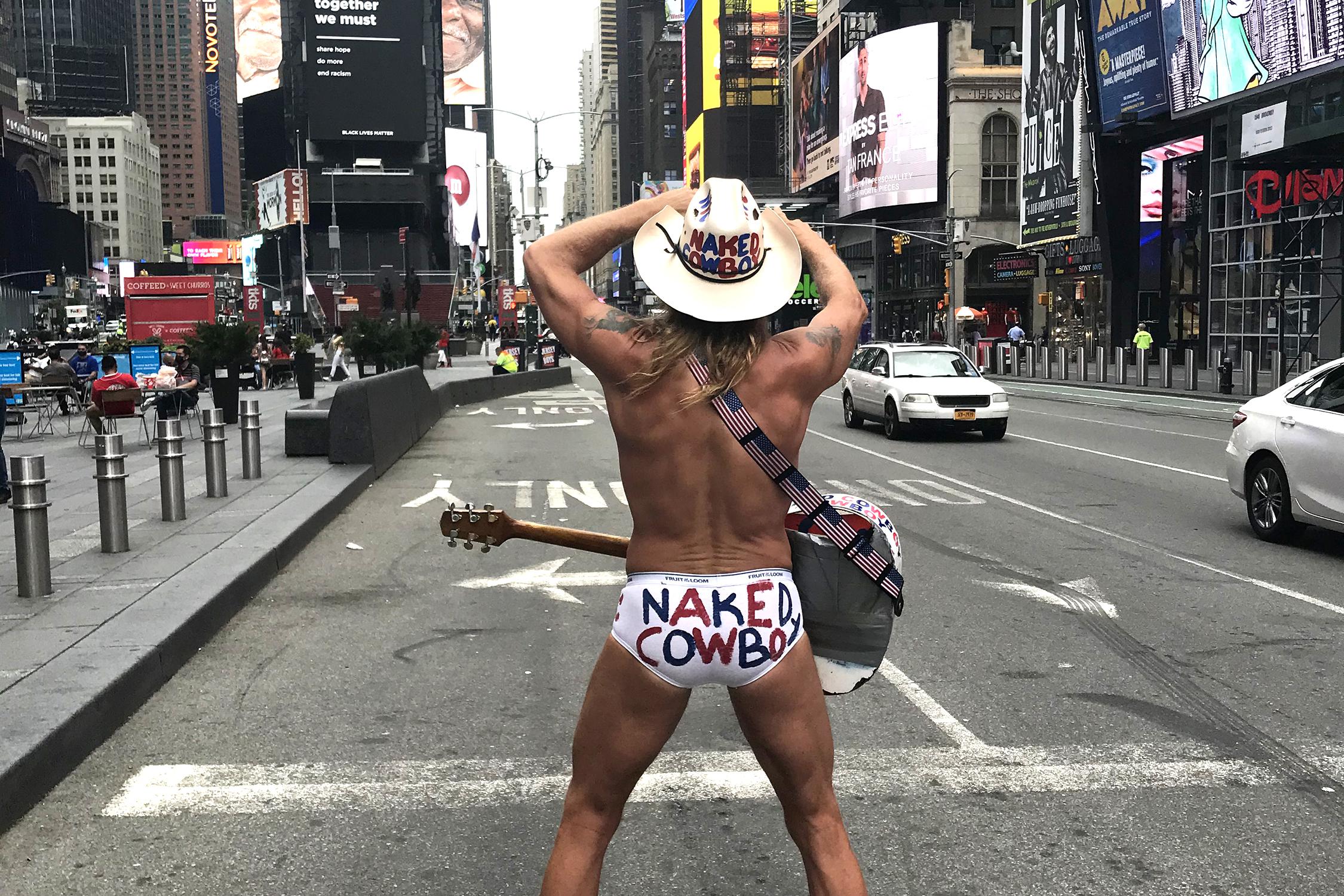 bola samir add naked on street photo