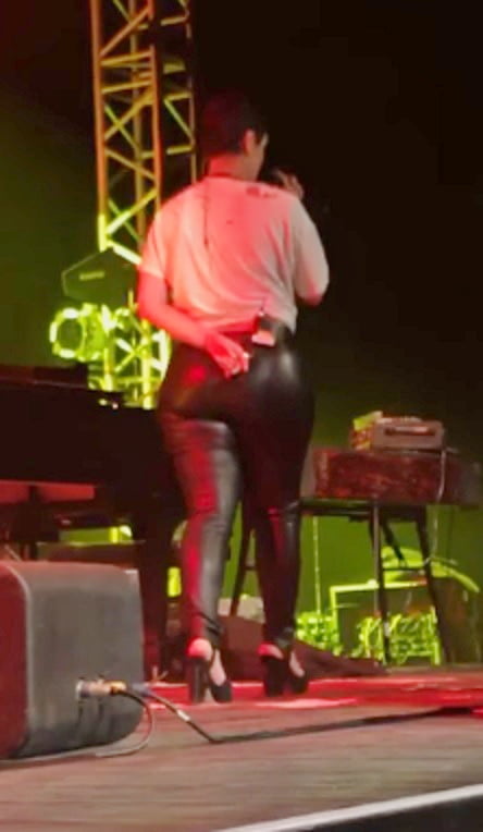 david oder recommends nelly furtado butt pic