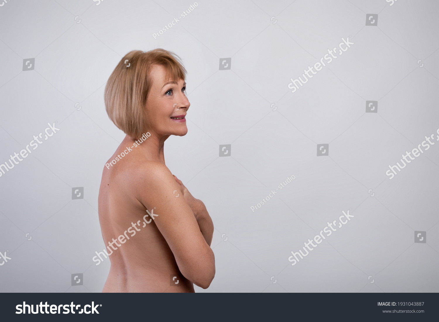 nude mature woman pics