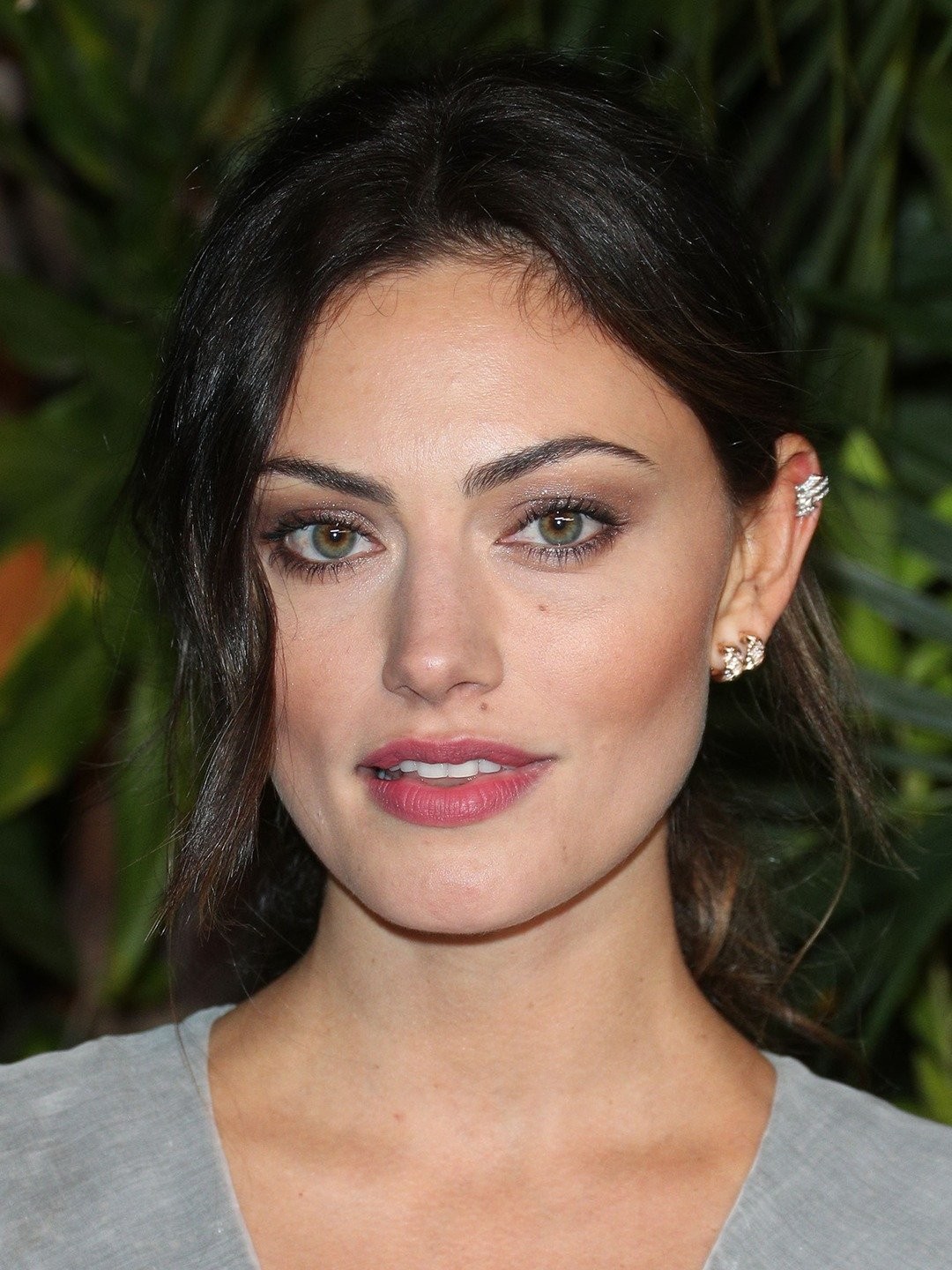 domer panganiban add photo phoebe tonkin hot