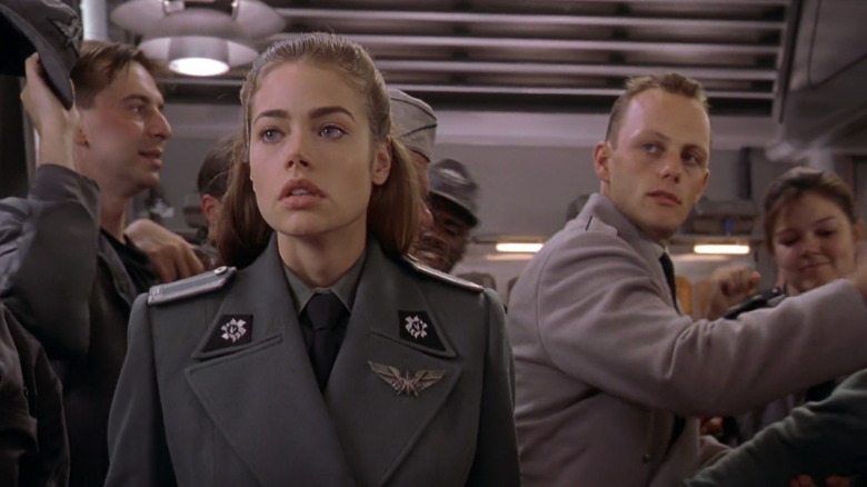 cynthia gatto recommends starship troopers nude scene pic