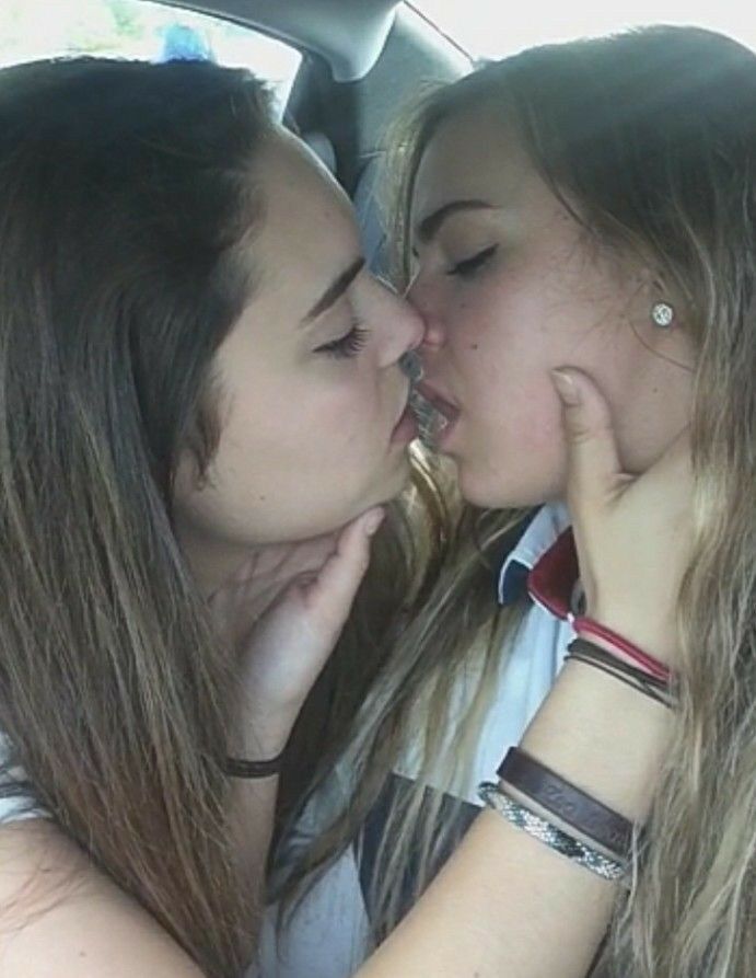 teens amateur lesbian